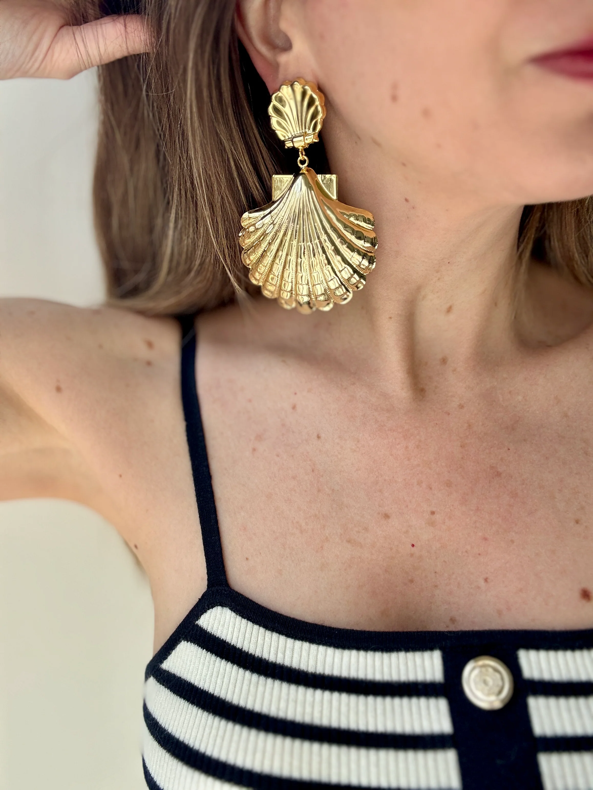 Kiki Gold Shell Earrings - Image 4