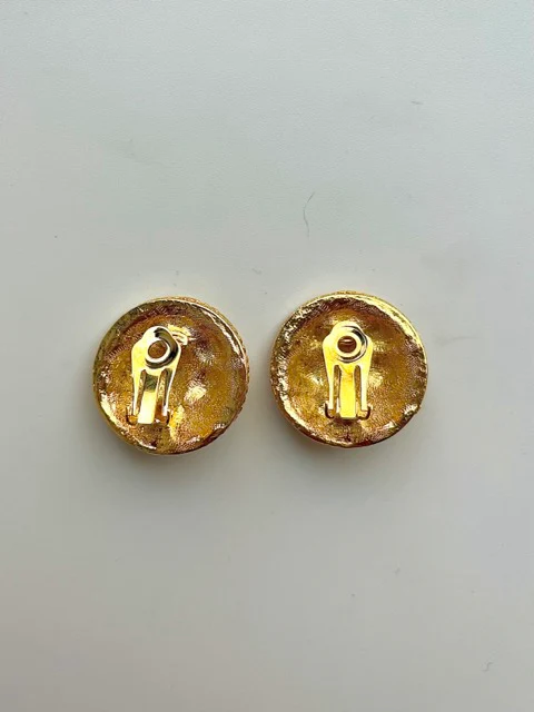 Quilted Gold Cushion Clip Ons - Image 3