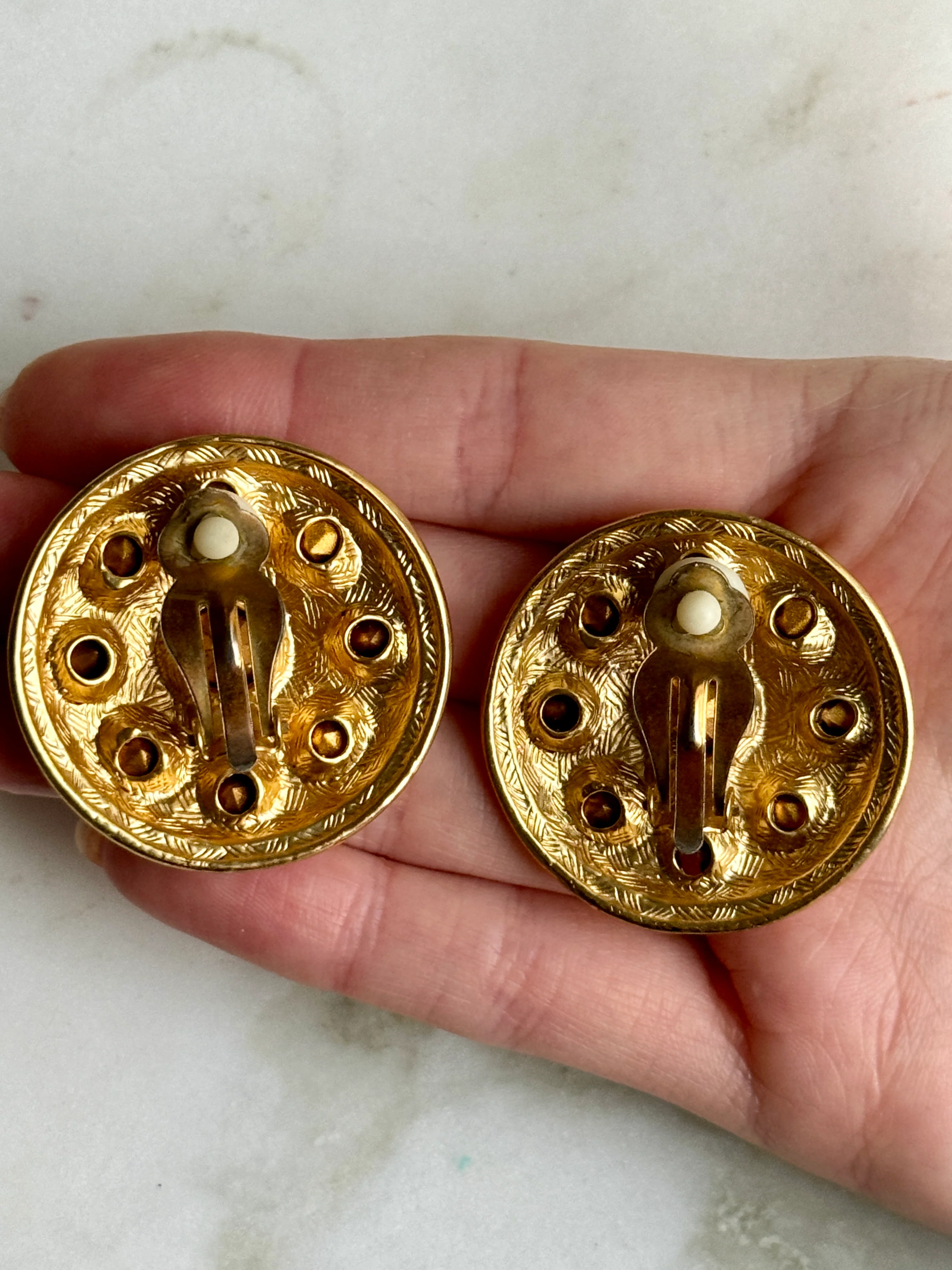 Fabulous 90s Golden Crystal Circle Earrings - Image 3