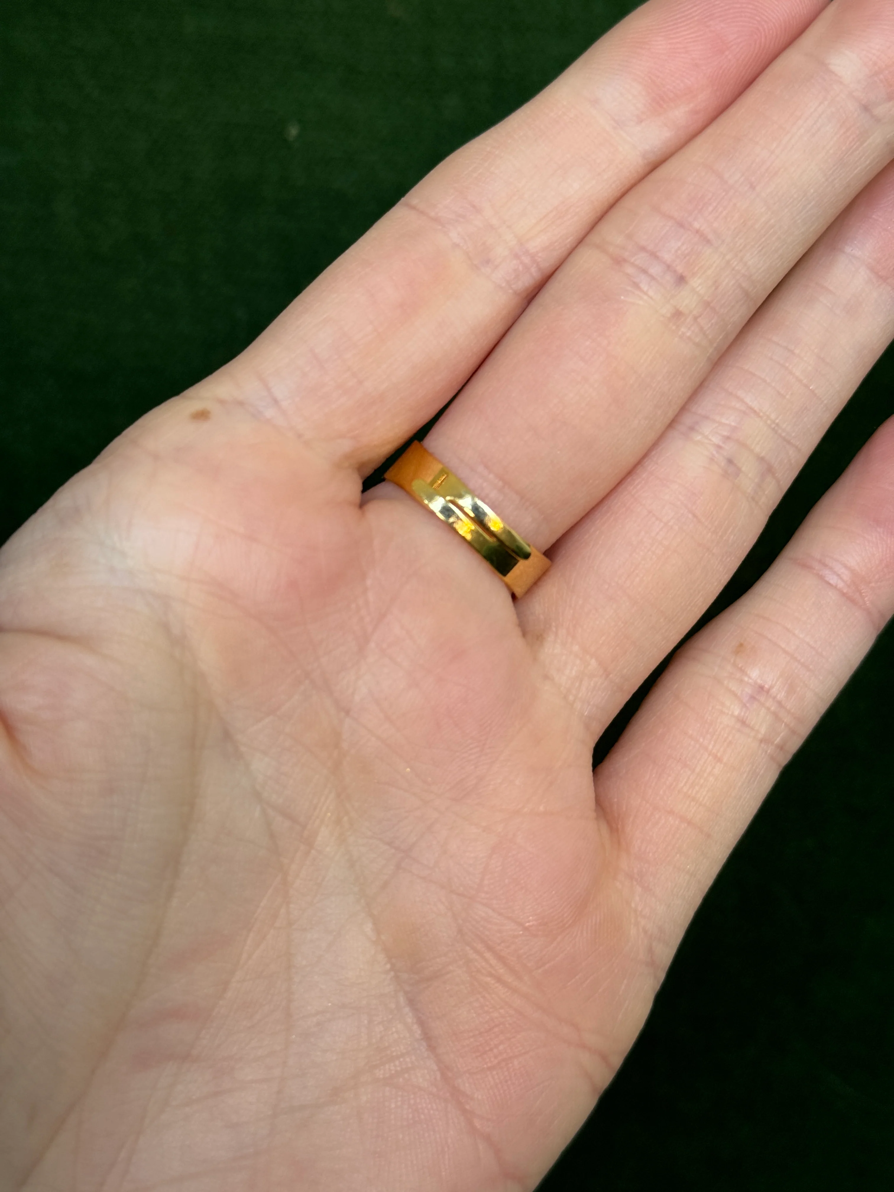 Grace Emerald Crystal Heart Ring - Image 5