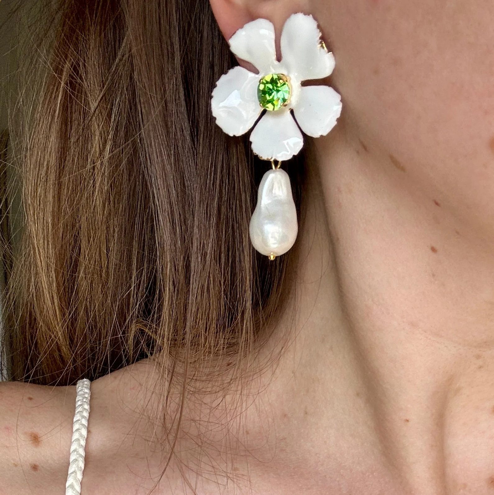 Anna White Flower Earrings - Image 2