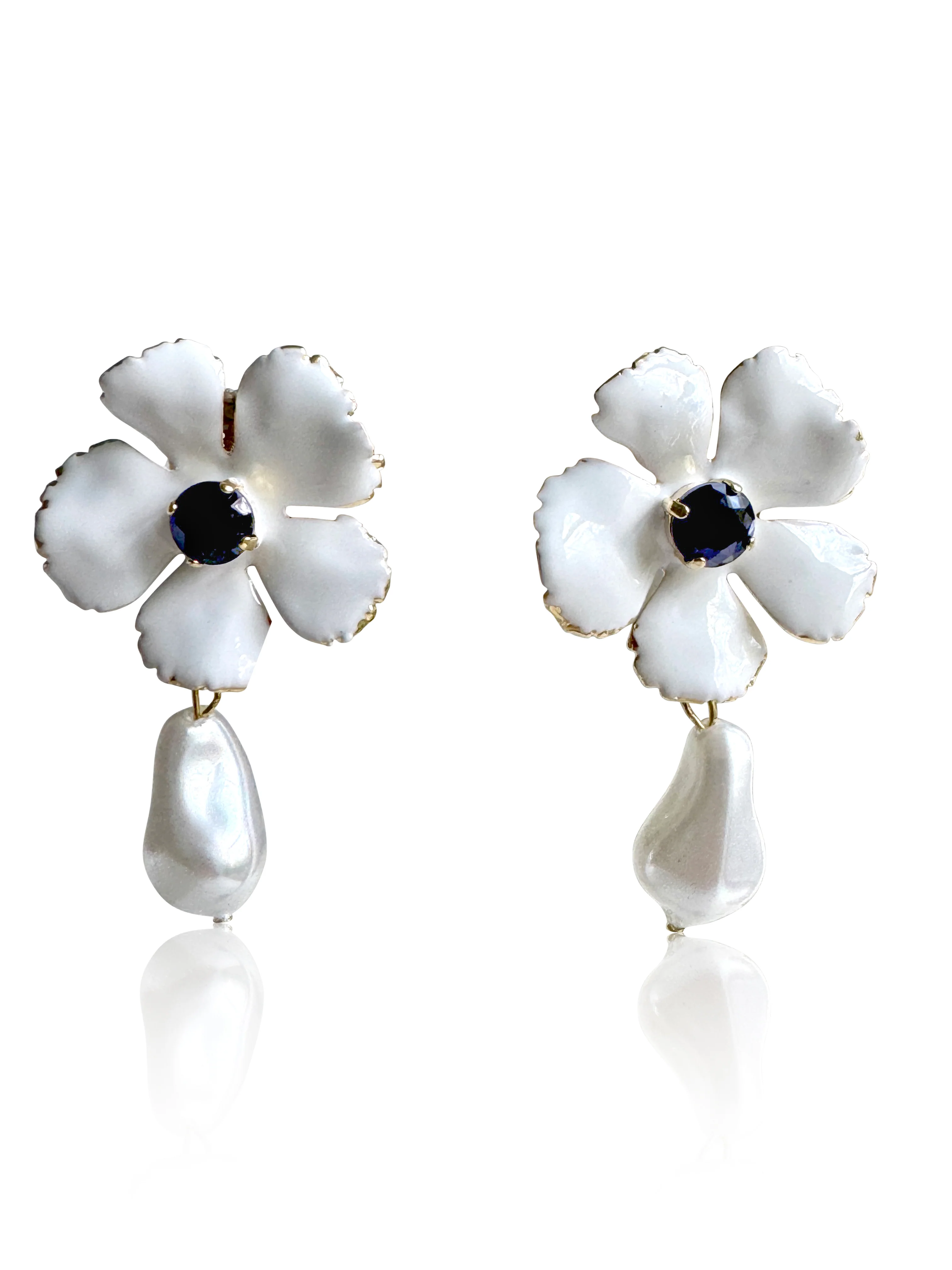 Anna White Flower Earrings - Image 3