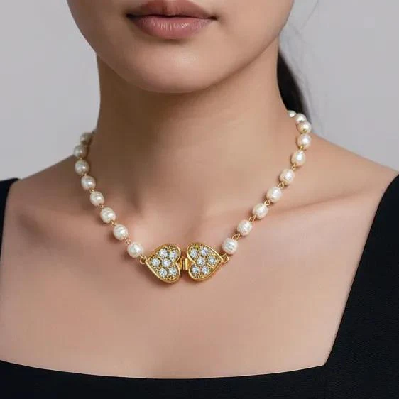 French Faux Pearl Heart Clasp Necklace - Image 2