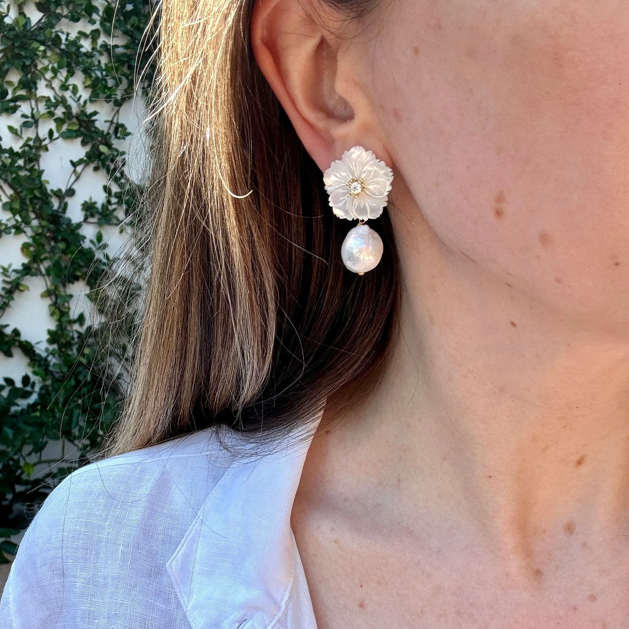 Pearl Drop Flower Drop Earrings - Image 2