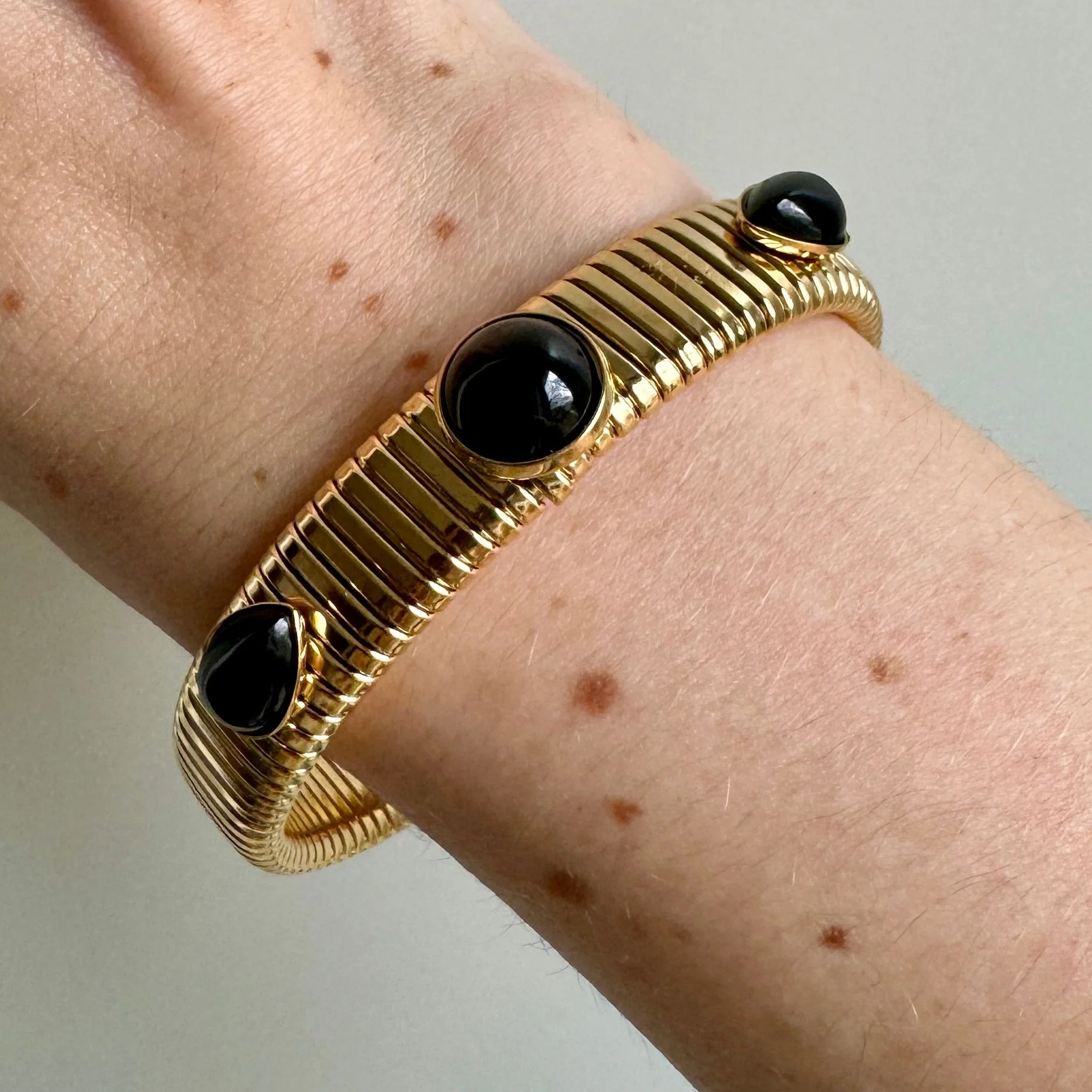 Round and Pear Shaped Black Onyx Gold Omega Bracelet - Image 2