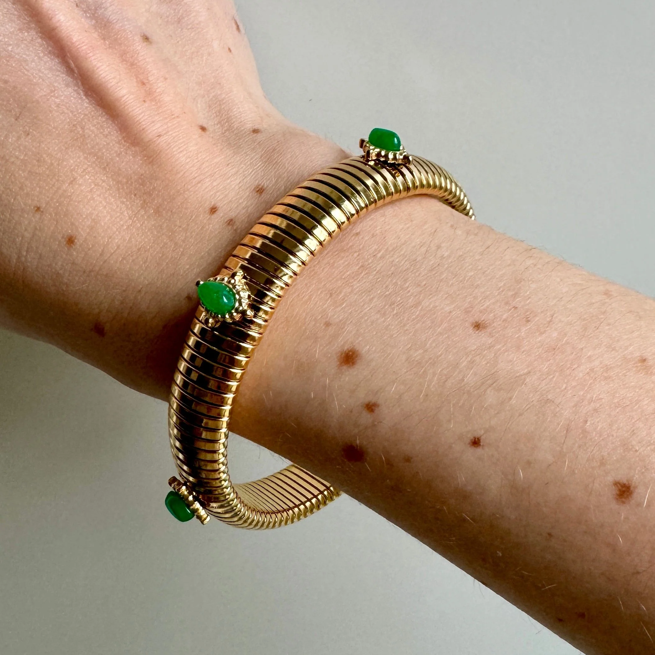 Small Green Stone Gold Omega Bracelet - Image 3