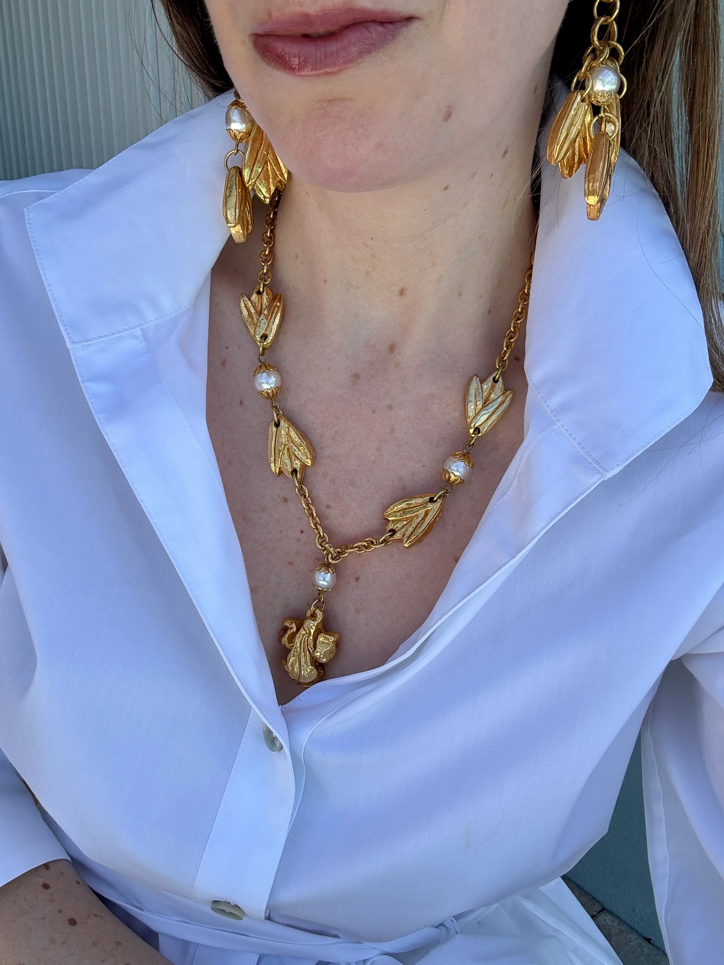 Vintage Designer Chantal De Kerouartz Gilt & Pearl Leaf Necklace - Image 3