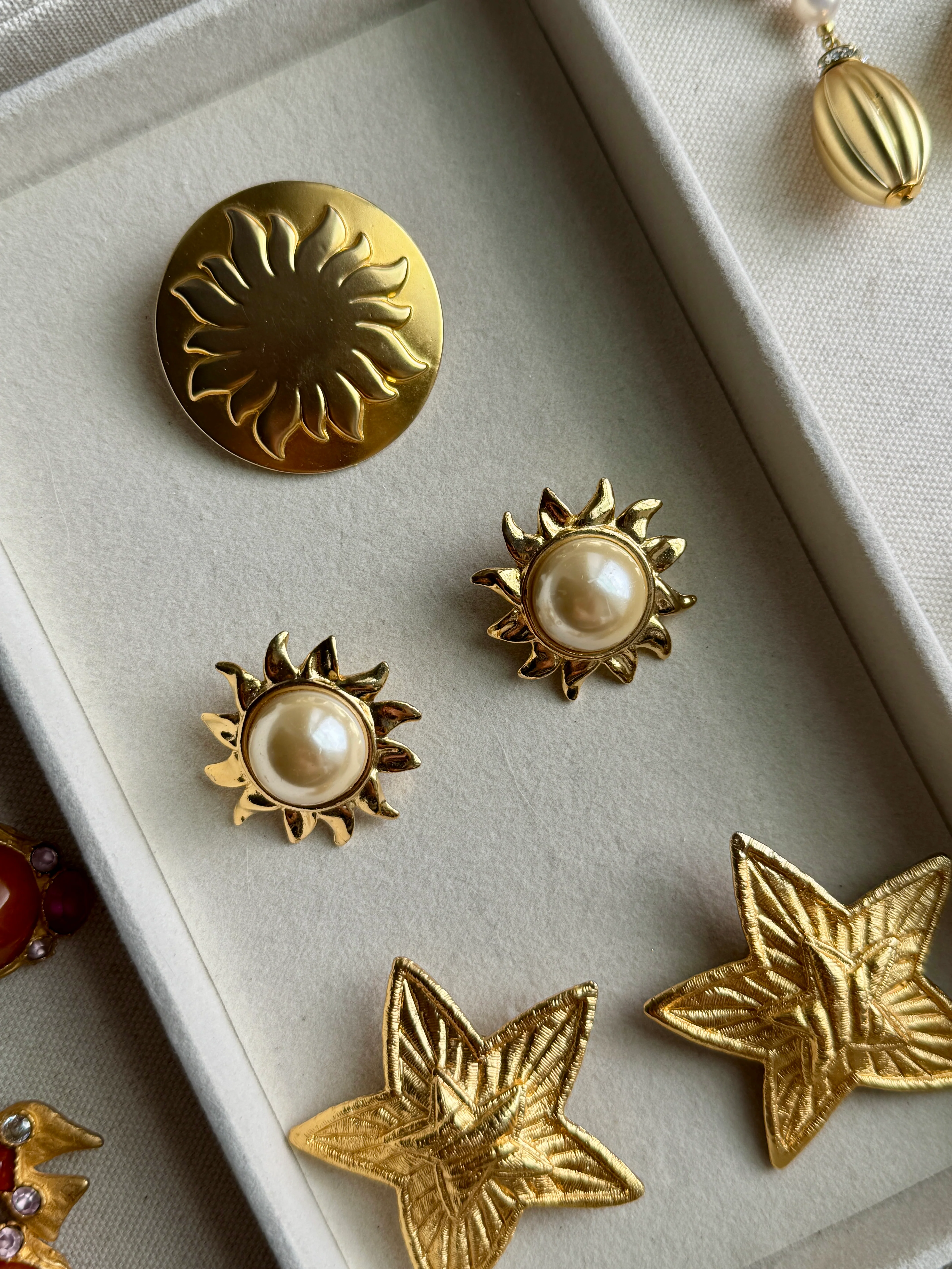 Vintage French Designer Gold Sun Brooch - Image 3