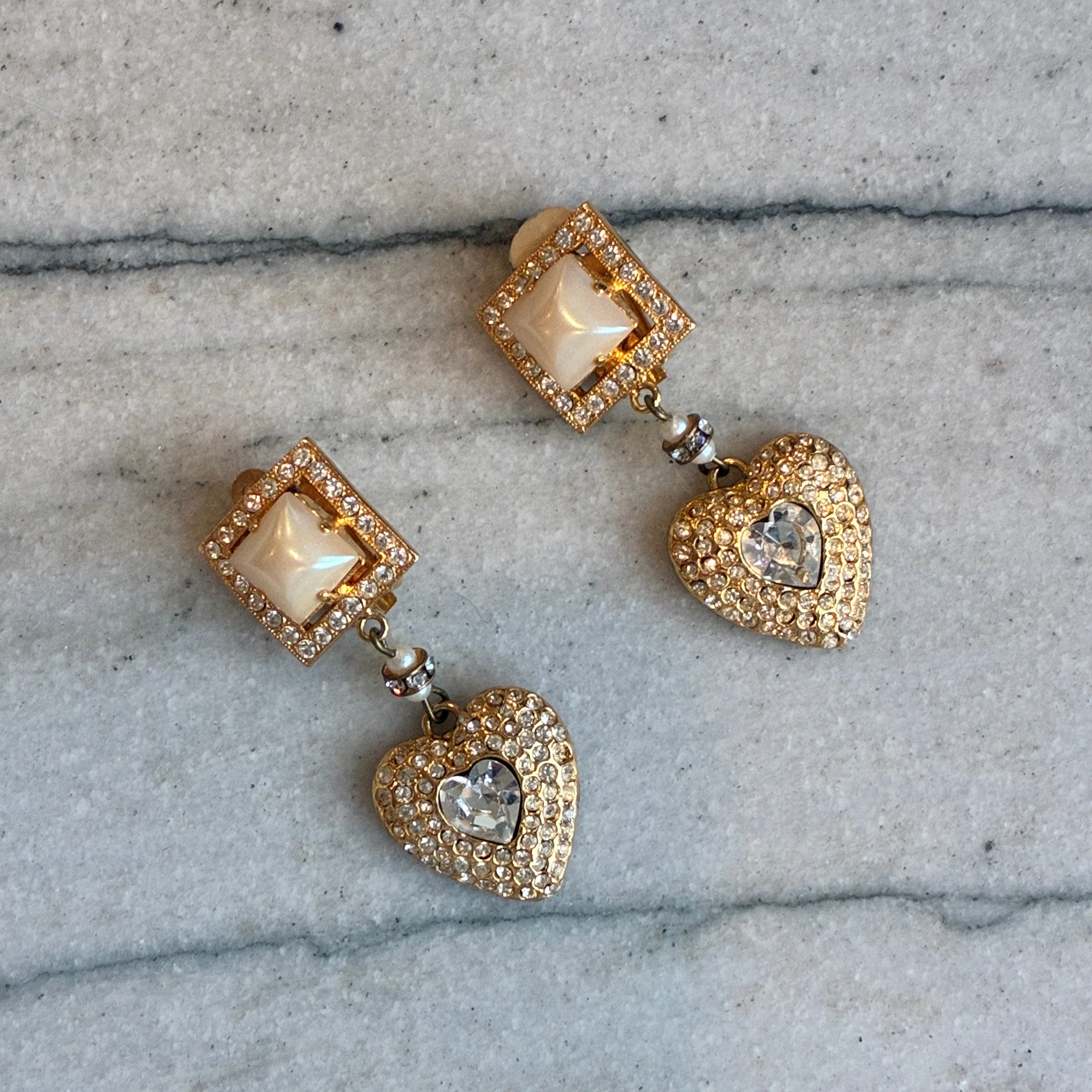 Vintage 90s Pearl and Crystal Heart Earrings - Image 3