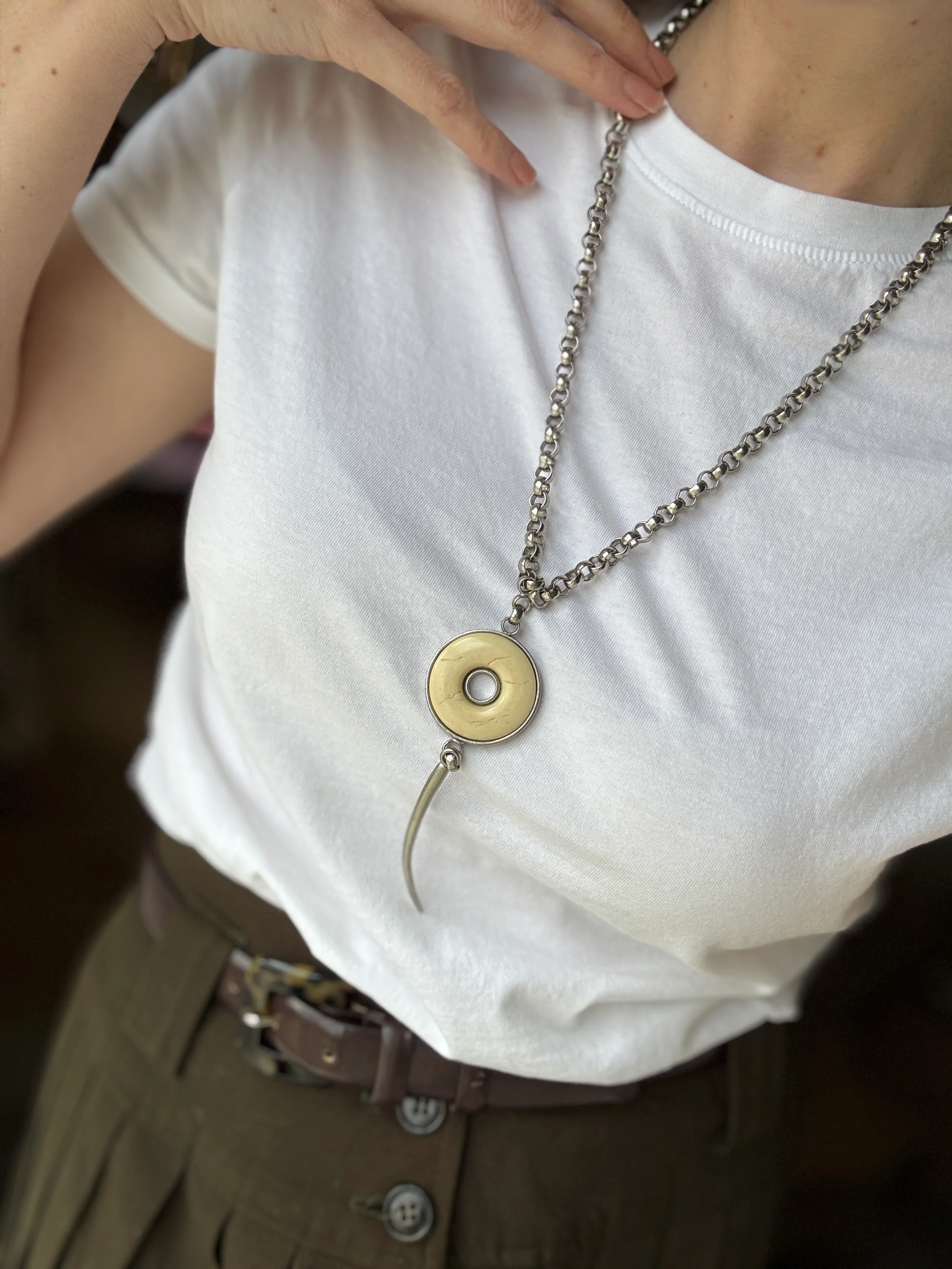 Vintage 80s Designer Roxanne Assoulin Statement Claw Necklace - Image 3
