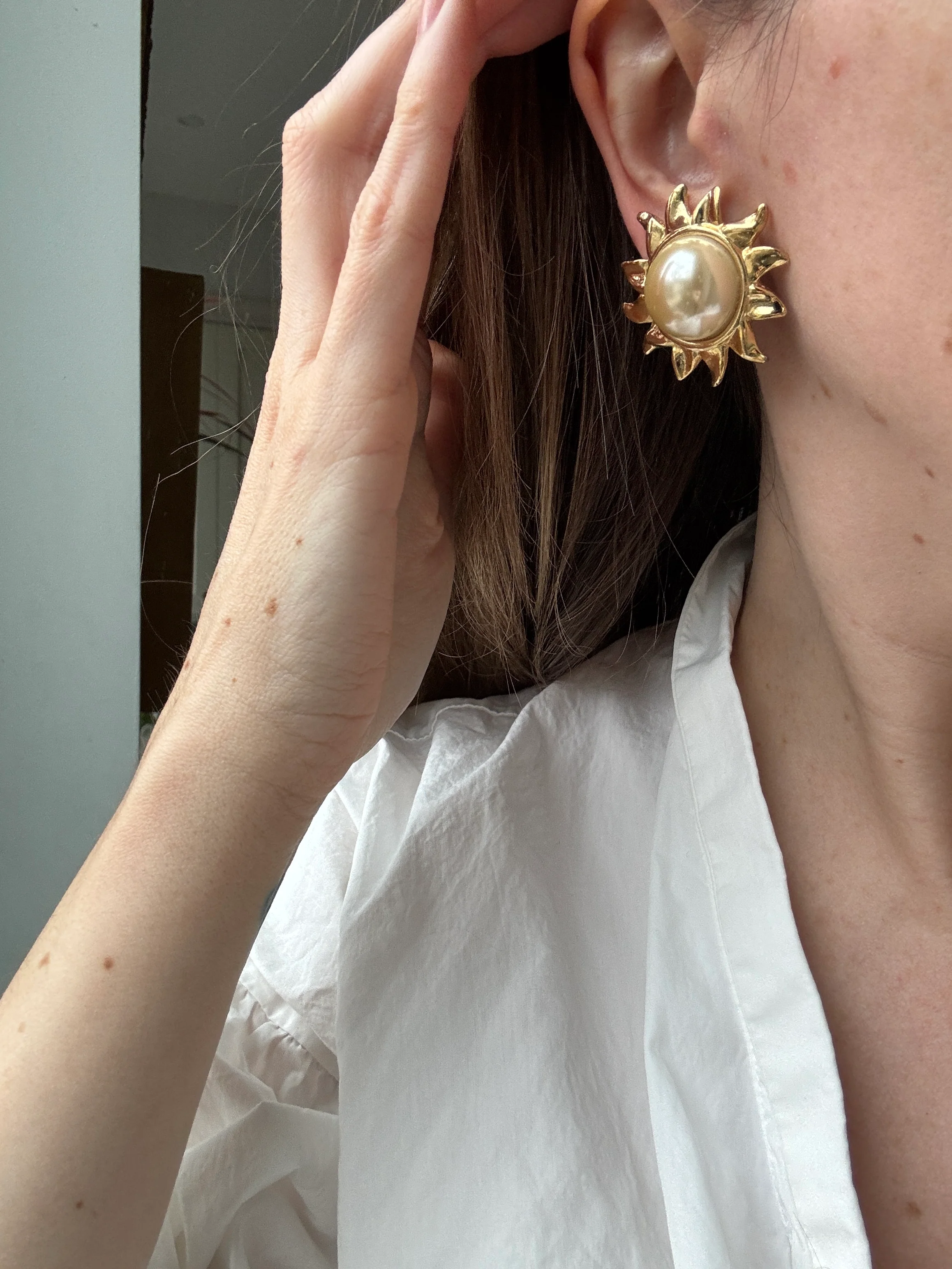 Vintage 90s French Sun Pearl Earrings - Image 3